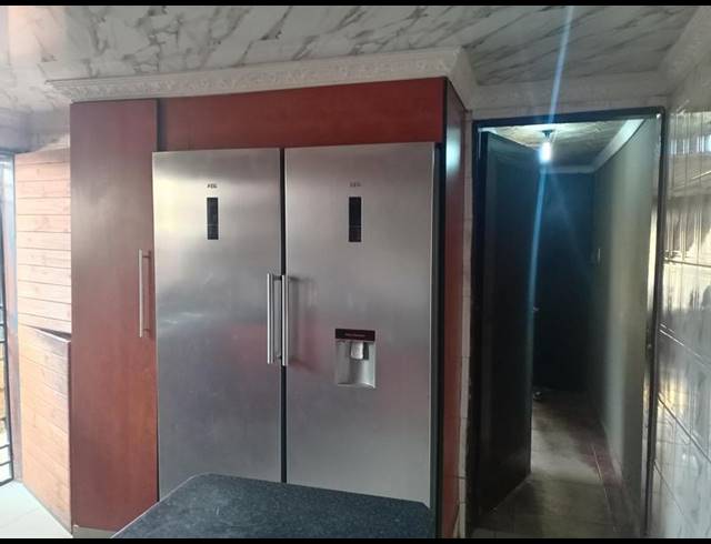 3 BEDROOM HOUSE FOR SALE IN MOLELEKI EXT 2